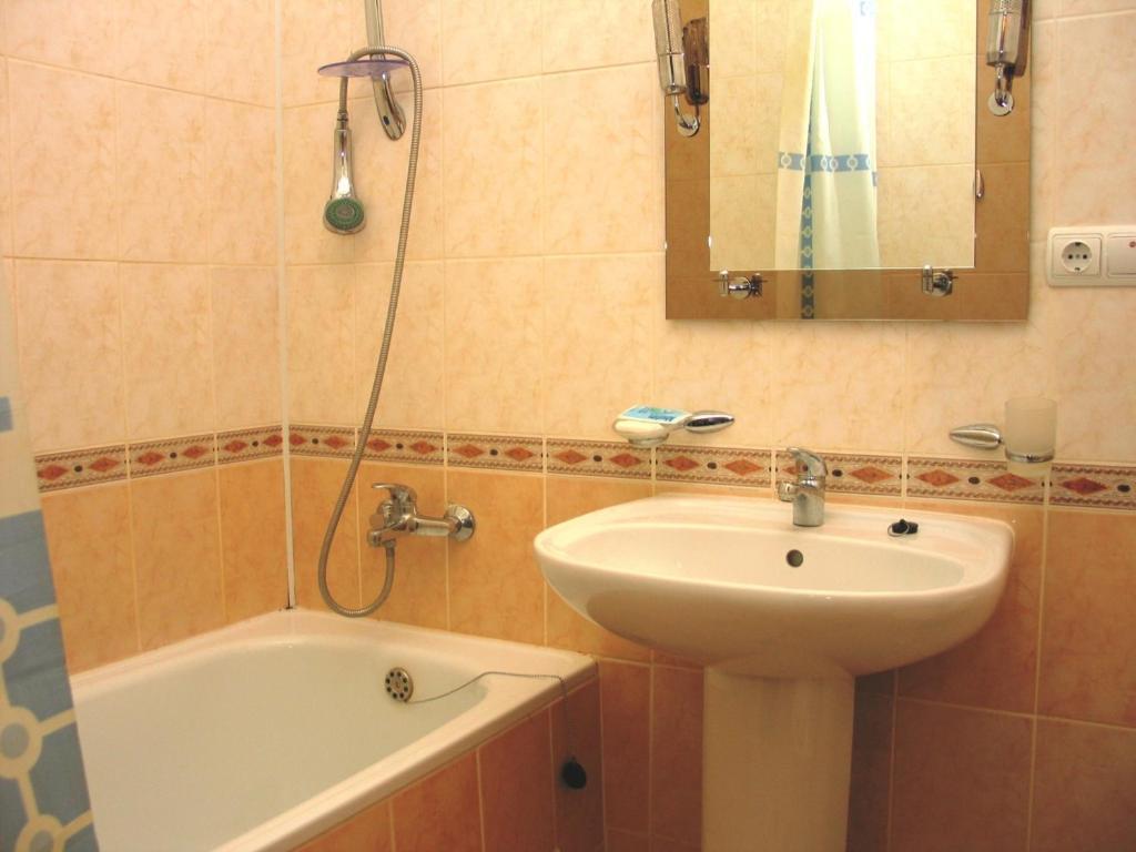 Duet Hotel Uzhhorod Room photo